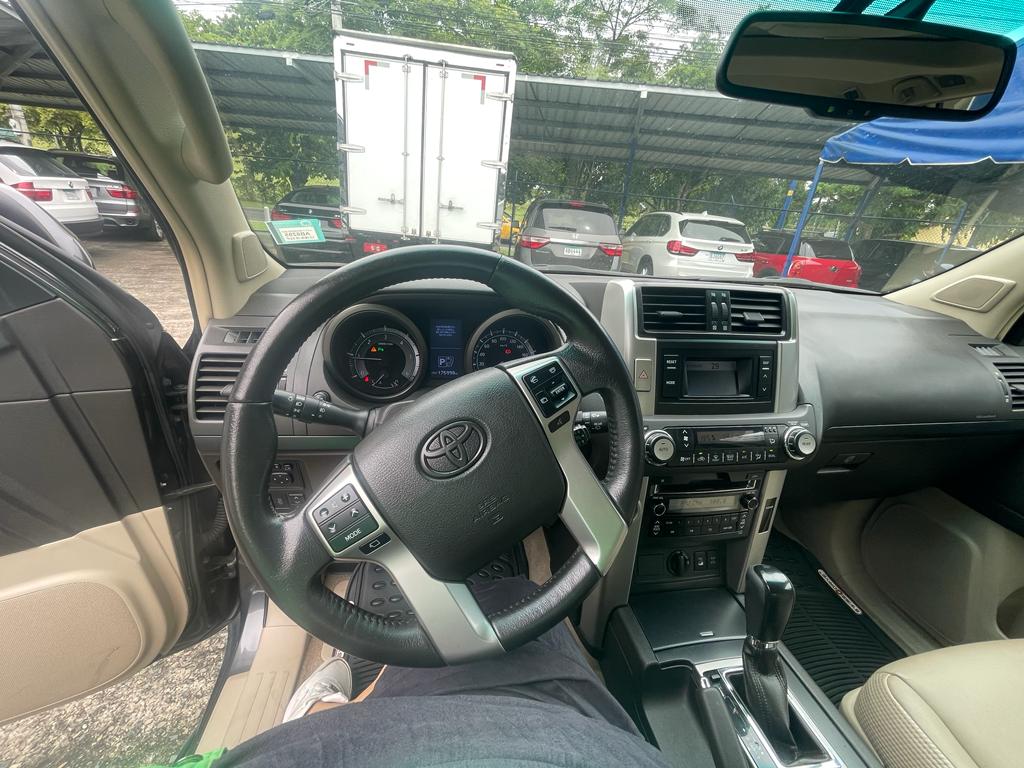 Toyota Land Cruiser Prado 2013