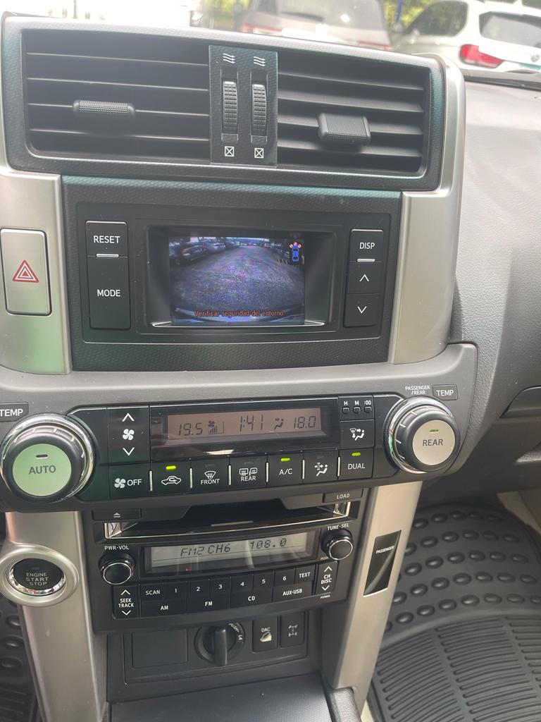 Toyota Land Cruiser Prado 2013