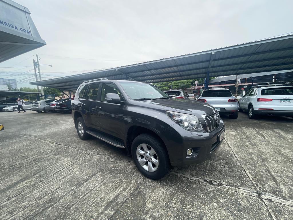 Toyota Land Cruiser Prado 2013