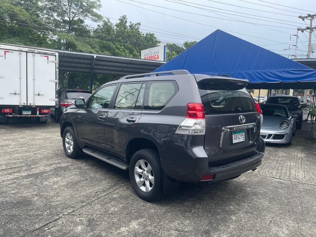 Toyota Land Cruiser Prado 2013
