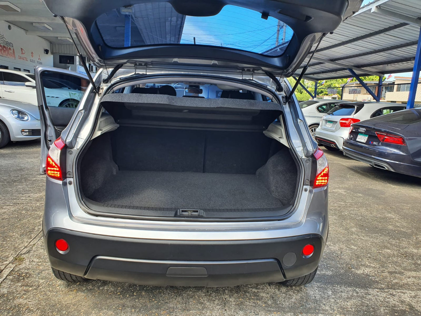NISSAN QASQAI 2012